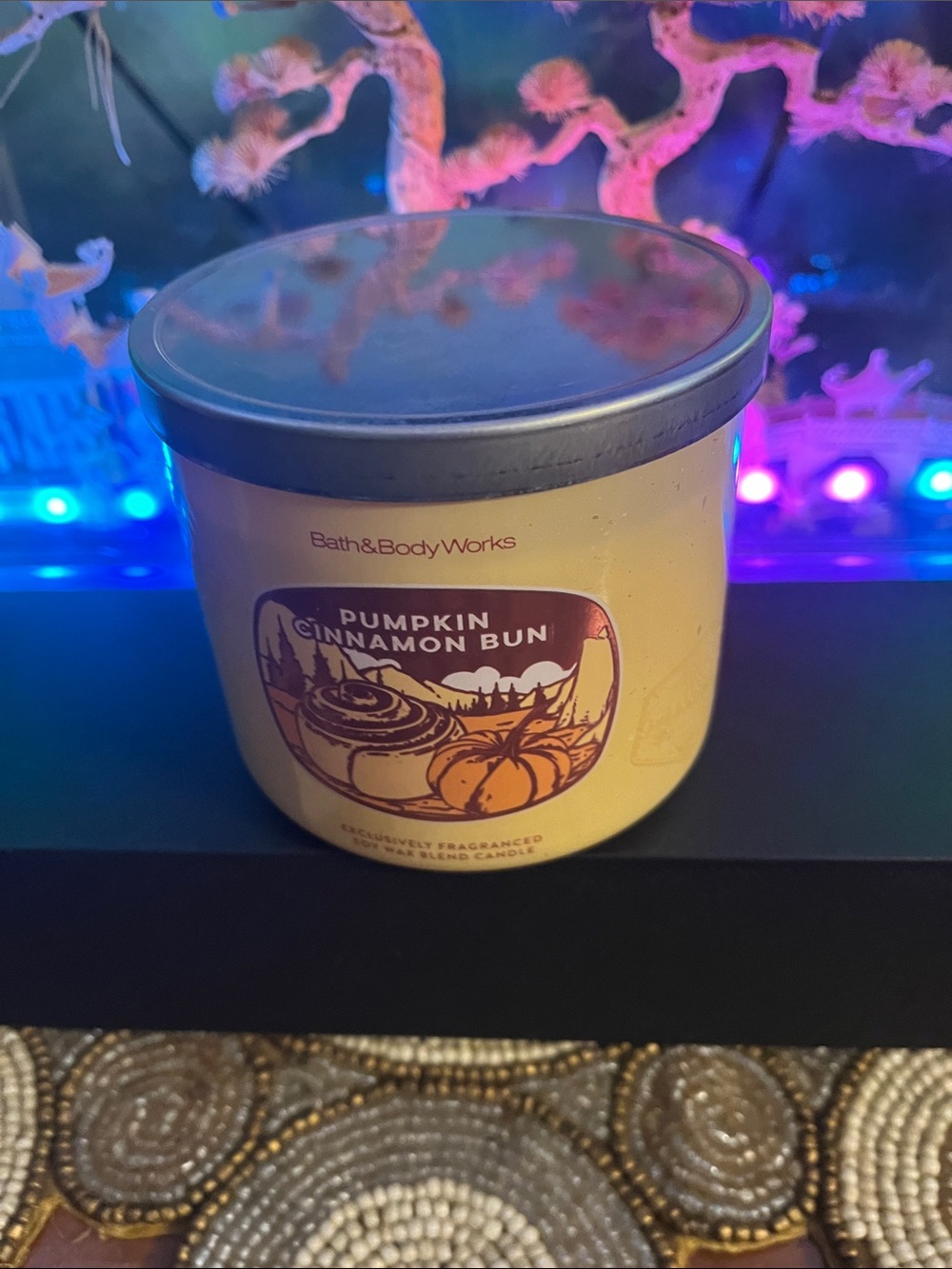 Bath & Body Works Pumpkin Cinnamon Bun Candle - Cream & Silver